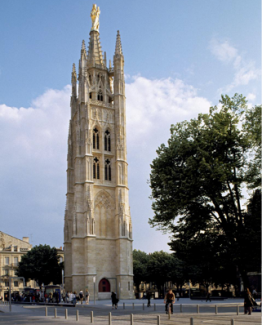 Photo d'ensemble de la tour Pey-Berland de Bordeaux